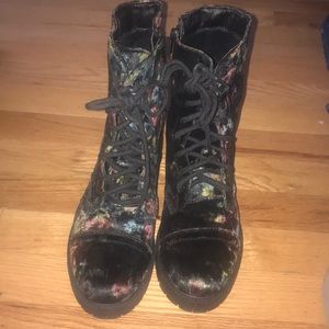Madden girl, floral velvet boots size 8